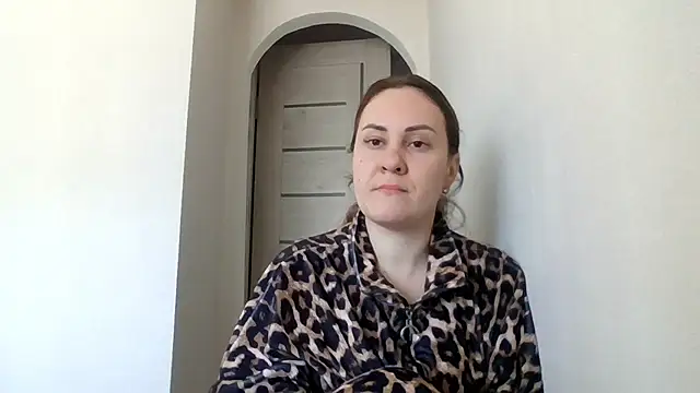 Snapshot of MeadowEyes chatting on May 2026 06:27:02 AM MeadowEyes online show from May 2026 06:27:02 AM