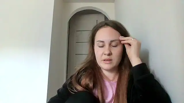 Snapshot of MeadowEyes chatting on June 2026 01:00:01 PM MeadowEyes online show from June 2026 01:00:01 PM