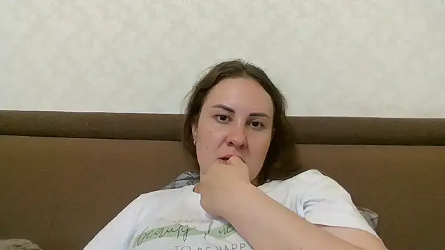 Snapshot of MeadowEyes chatting on June 2026 05:30:02 PM MeadowEyes online show from June 2026 05:30:02 PM