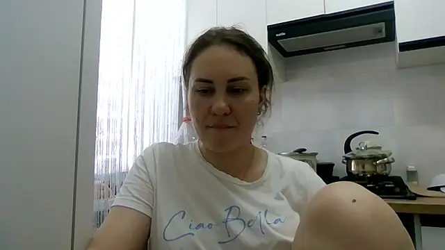 Snapshot of MeadowEyes chatting on June 2026 12:43:01 PM MeadowEyes online show from June 2026 12:43:01 PM