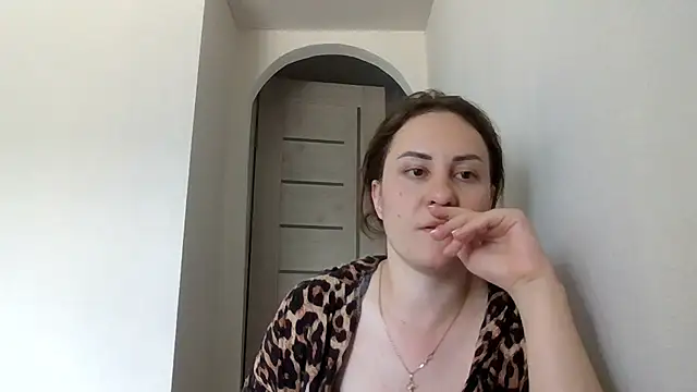 Snapshot of MeadowEyes chatting on July 2026 12:00:02 PM MeadowEyes online show from July 2026 12:00:02 PM