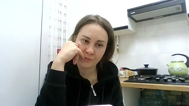 Snapshot of MeadowEyes chatting on April 2026 06:58:02 PM MeadowEyes online show from April 2026 06:58:02 PM