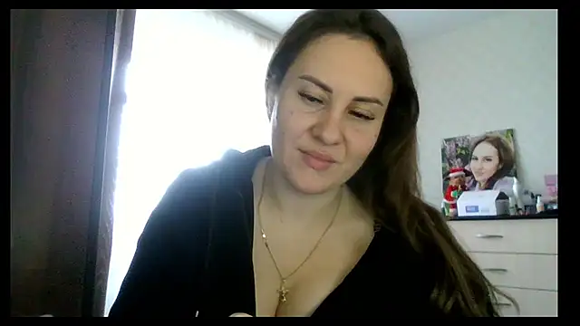 Snapshot of MeadowEyes chatting on December 2025 08:36:01 AM MeadowEyes online show from December 2025 08:36:01 AM