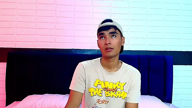 AngelduzZzt online show from October 2025 12:51:01 PM
