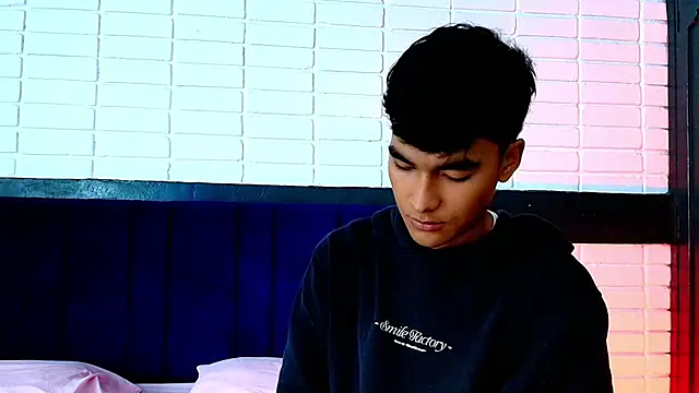 AngelduzZzt online show from October 2025 12:51:02 PM