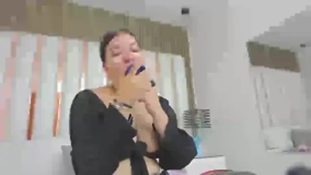 AmbarGills online show from December 2025 01:10:02 PM