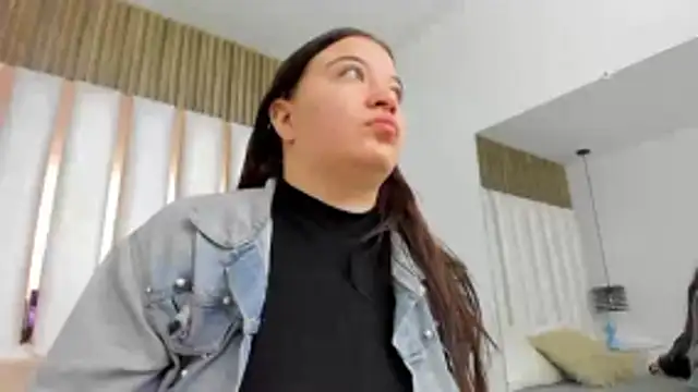 AmbarGills online show from January 2026 01:04:02 PM