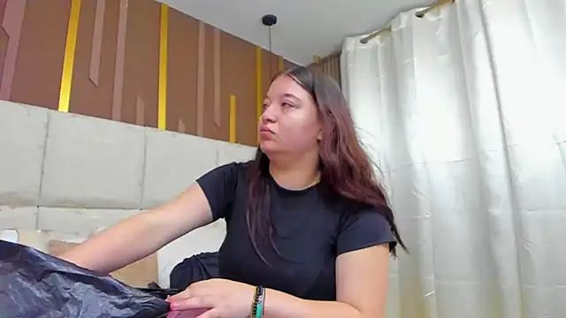 AmbarGills online show from March 2026 12:53:01 PM