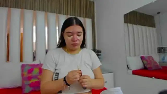 AmbarGills online show from November 2025 01:11:01 PM