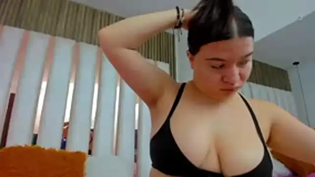 AmbarGills online show from January 2026 12:52:02 PM