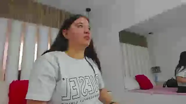 AmbarGills online show from January 2026 01:07:01 PM