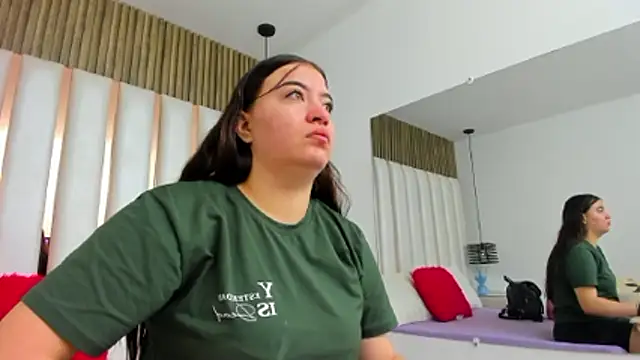 AmbarGills online show from January 2026 12:56:02 PM