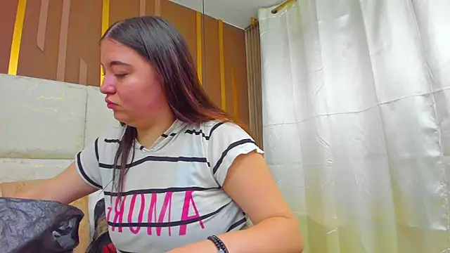 AmbarGills online show from April 2026 12:53:01 PM