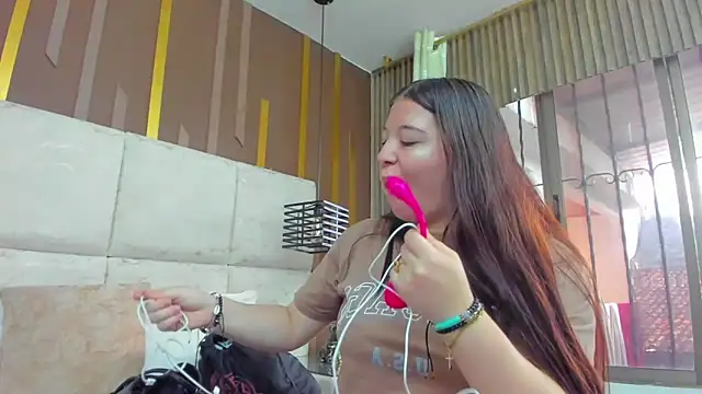 AmbarGills online show from February 2026 12:49:02 PM