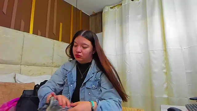 AmbarGills online show from February 2026 01:00:02 PM