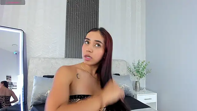 Snapshot of Vittoria_Conti_ chatting on June 2026 04:55:02 PM Vittoria Conti online show from June 2026 04:55:02 PM