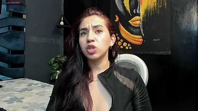 Vittoria Conti  online show from April 2026 03:57:02 PM