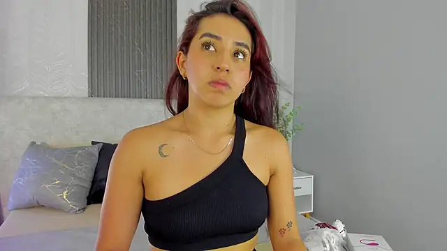 Snapshot of Vittoria_Conti_ chatting on June 2026 05:32:01 PM Vittoria Conti online show from June 2026 05:32:01 PM