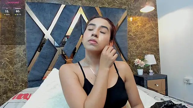 Vittoria Conti  online show from November 2025 05:24:02 PM