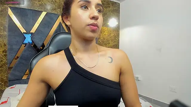 Vittoria Conti  online show from November 2025 04:17:01 PM