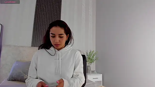 Snapshot of Vittoria_Conti_ chatting on June 2026 05:40:01 PM Vittoria Conti online show from June 2026 05:40:01 PM