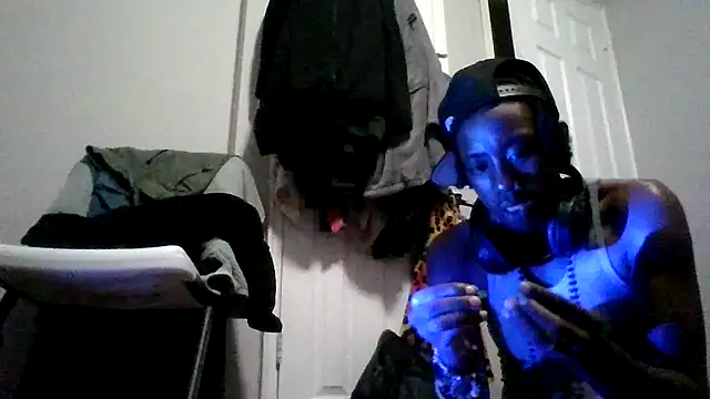 dezzidavill online show from June 2026 02:11:02 AM