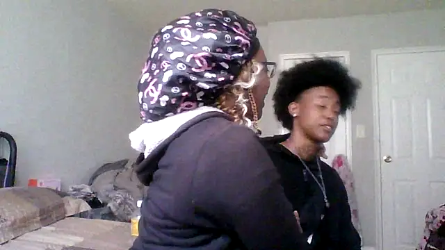 dezzidavill online show from April 2026 12:55:02 PM