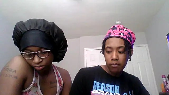 dezzidavill online show from February 2026 03:21:01 PM