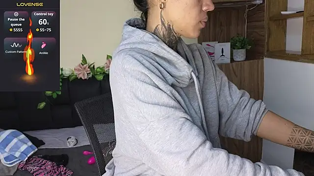 Mary rabbit online show from October 2025 01:03:02 PM