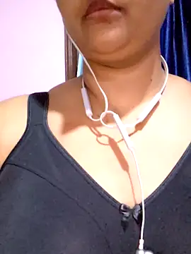 naina5 online show from October 2025 06:05:01 PM