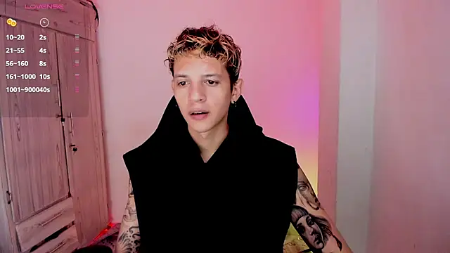 tylernova online show from April 2026 04:25:01 AM