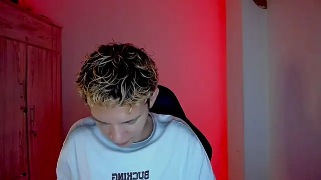 tylernova online show from February 2026 04:21:02 AM