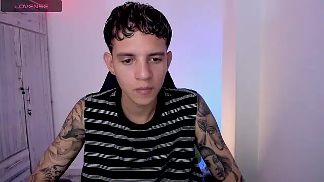 Snapshot of tylernova chatting on April 2026 01:47:01 AM tylernova online show from April 2026 01:47:01 AM
