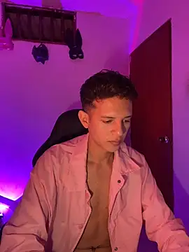 Snapshot of tylernova chatting on October 2025 03:50:01 AM tylernova online show from October 2025 03:50:01 AM