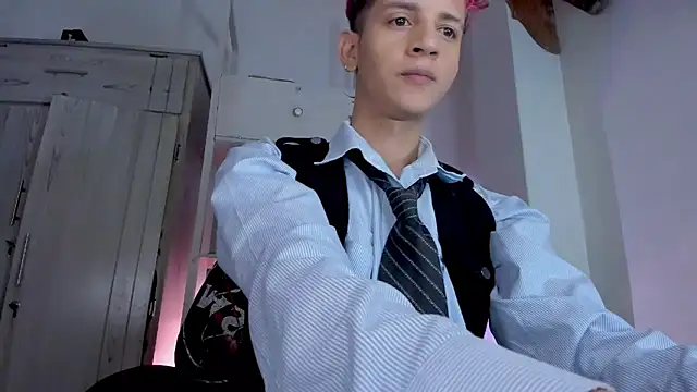 tylernova online show from December 2025 03:55:02 AM