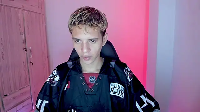 tylernova online show from February 2026 03:06:01 AM