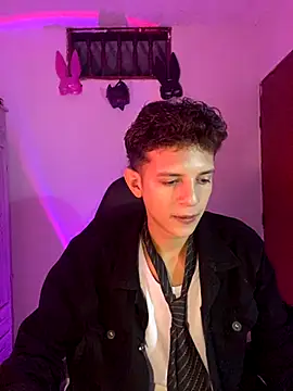 tylernova online show from October 2025 03:51:01 AM