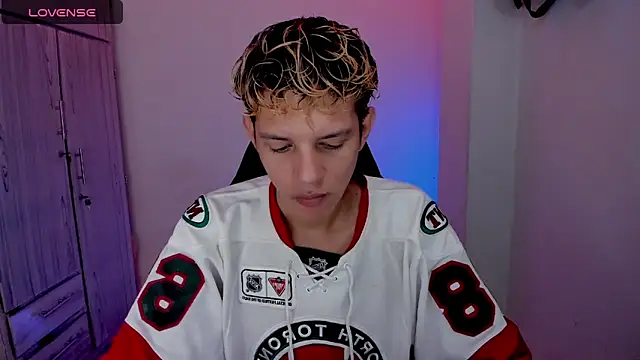 tylernova online show from April 2026 03:35:01 AM