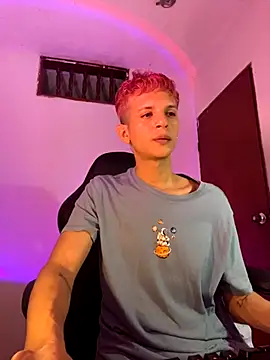 tylernova online show from November 2025 03:21:02 AM