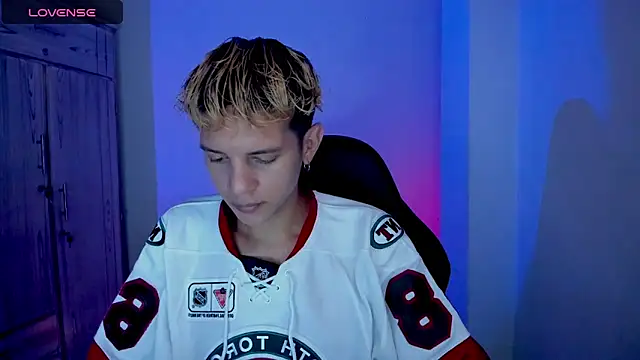 tylernova online show from March 2026 03:43:02 AM