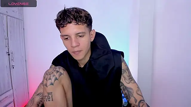 Snapshot of tylernova chatting on April 2026 03:43:01 AM tylernova online show from April 2026 03:43:01 AM