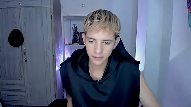 tylernova online show from January 2026 03:35:02 AM