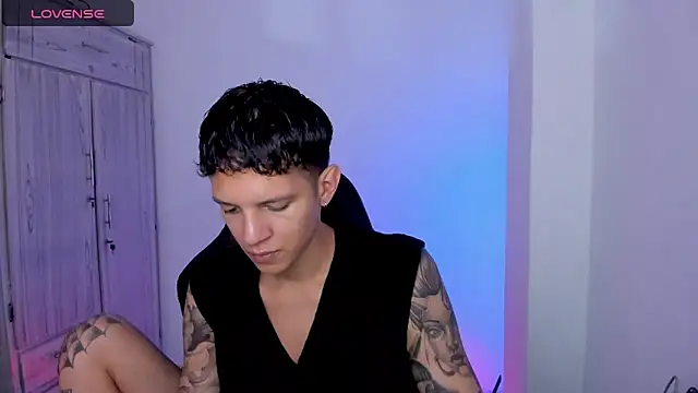 Snapshot of tylernova chatting on May 2026 03:35:02 AM tylernova online show from May 2026 03:35:02 AM