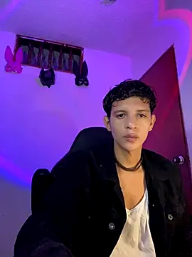 Snapshot of tylernova chatting on October 2025 03:19:01 AM tylernova online show from October 2025 03:19:01 AM