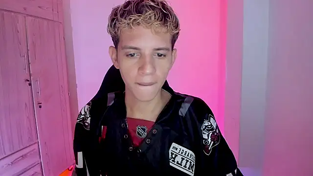 tylernova online show from February 2026 03:47:01 AM