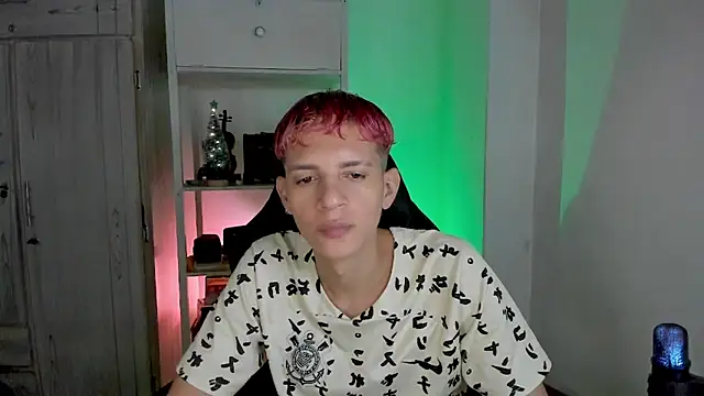 tylernova online show from December 2025 01:01:01 AM