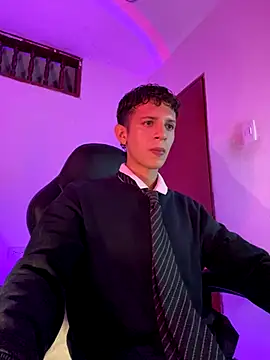 tylernova online show from November 2025 04:05:01 AM