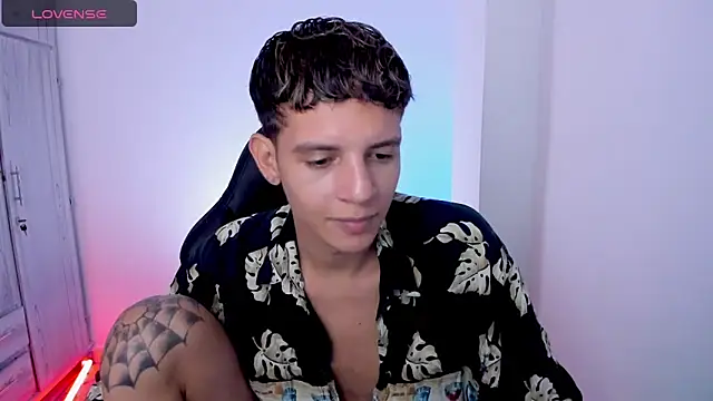 Snapshot of tylernova chatting on April 2026 03:44:01 AM tylernova online show from April 2026 03:44:01 AM
