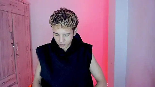 tylernova online show from February 2026 04:02:02 AM