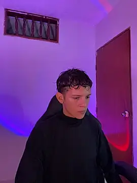 tylernova online show from November 2025 03:44:01 AM